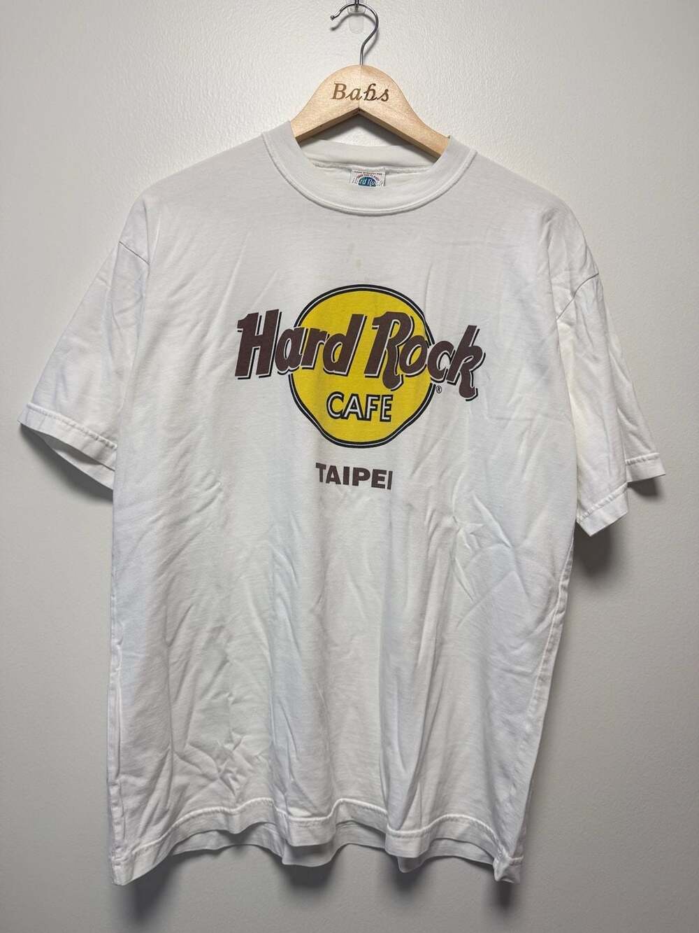 Hard Rock Cafe Taipei T-Shirt Size L White Graphic